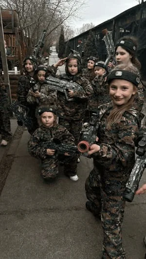 гра в лазертаг Київ активний відпочинок підлітки